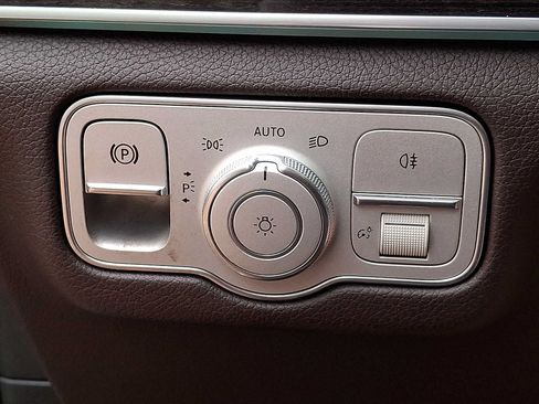 Certified 2022 Mercedes-Benz GLS 450 4MATIC image 22