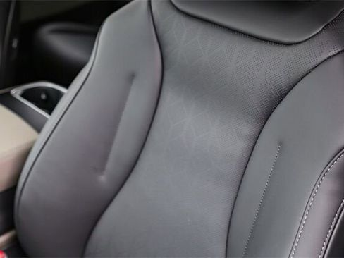 New 2026 Kia Carnival EX image 17