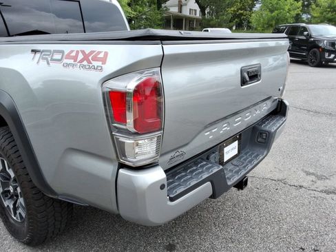 Used 2023 Toyota Tacoma TRD Off-Road w/ TRD Premium Off Road Package AWD/4WD image 13