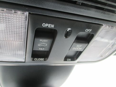 Used 2025 Honda Odyssey Sport-L image 30