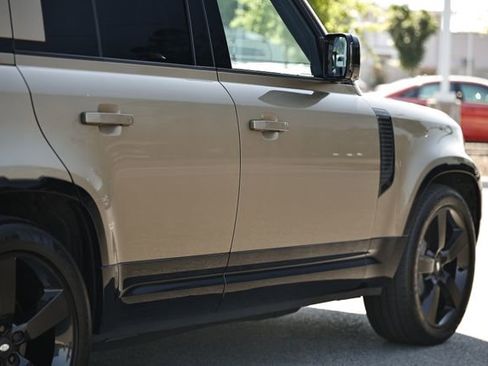 Used 2023 Land Rover Defender 110 X-Dynamic SE AWD/4WD image 8