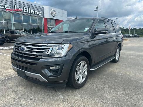 Used 2019 Ford Expedition XLT w/ Equipment Group 202A RWD image 2