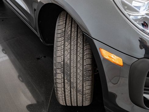 Certified 2025 Porsche Macan image 50