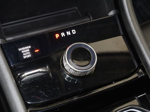 Used 2022 Jeep Grand Cherokee Limited image 7