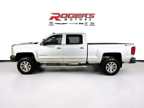 Used 2019 Chevrolet Silverado 2500 LTZ w/ Duramax Plus Package AWD/4WD image 4