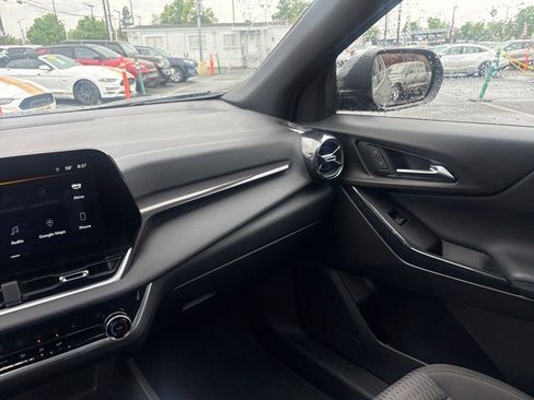 Used 2025 Chevrolet Equinox LT image 36