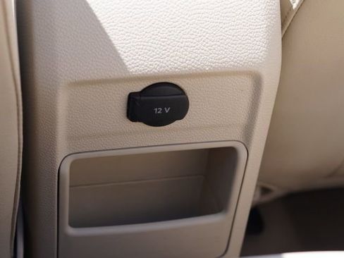 Used 2012 Volkswagen Eos Lux FWD image 33