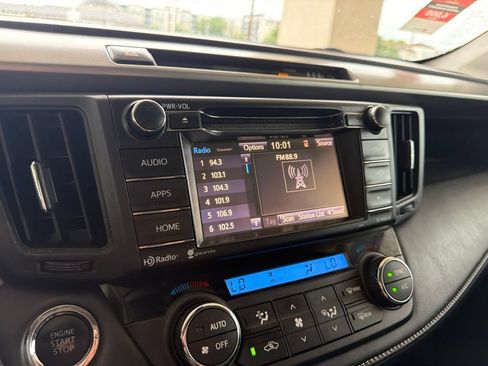 Used 2018 Toyota RAV4 XLE w/ Plus Extra Value Package AWD/4WD image 28