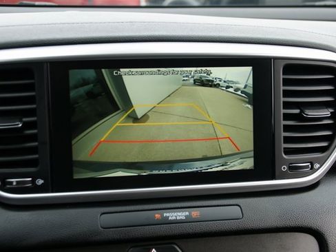 Used 2022 Kia Sportage LX image 19