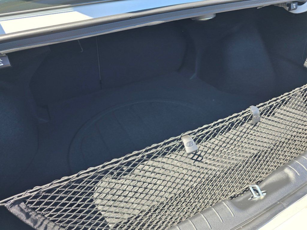 New 2026 Hyundai Elantra Limited FWD image 17