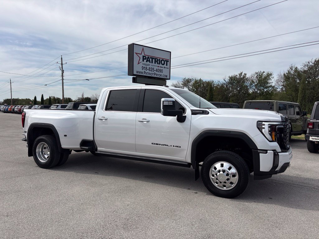 Used 2024 GMC Sierra 3500 Denali Ultimate AWD/4WD image 1