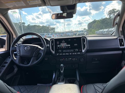 Used 2025 Nissan Frontier SV w/ SV Convenience Package RWD image 20
