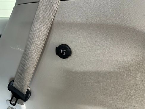 Certified 2024 Chrysler Pacifica Select image 44