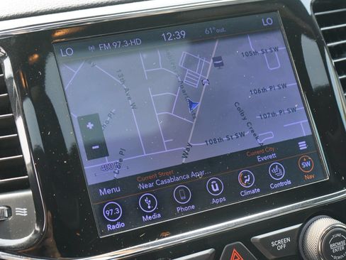 Used 2019 Jeep Grand Cherokee Laredo AWD/4WD image 23