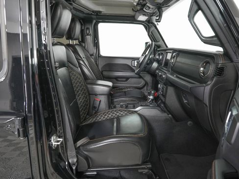 Used 2023 Jeep Gladiator Overland image 10