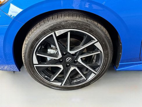 Used 2025 Nissan Sentra SR FWD image 38