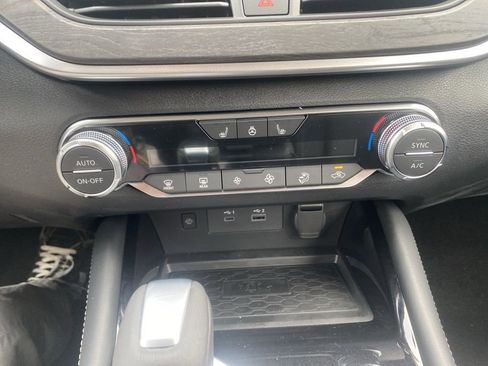 New 2025 Nissan Altima 2.5 SL image 24