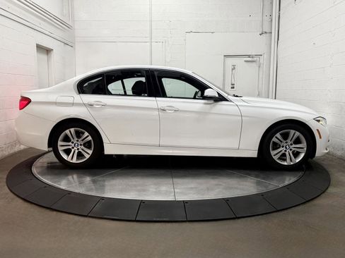 Used 2017 BMW 330i Sedan RWD image 8