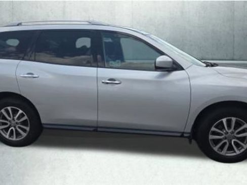 Used 2015 Nissan Pathfinder SV AWD/4WD image 1