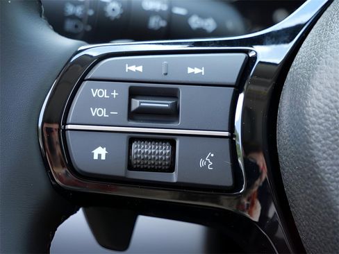 Certified 2025 Honda Pilot Touring image 33