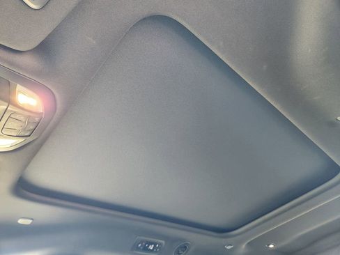 Used 2025 Chrysler Pacifica Limited FWD image 25