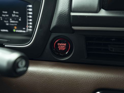 Used 2025 Honda Pilot Elite image 25