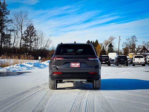New 2025 Jeep Grand Cherokee Limited image 5
