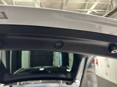 Used 2021 Tesla Model Y Long Range image 14