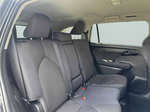 Used 2020 Toyota Highlander L image 54