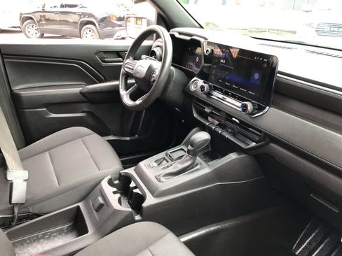 Used 2023 Chevrolet Colorado W/T image 11