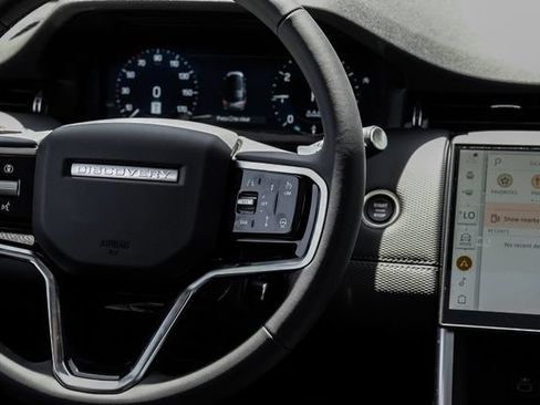 New 2026 Land Rover Discovery Sport Landmark AWD/4WD image 24