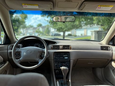 Used 1997 Toyota Camry LE image 21