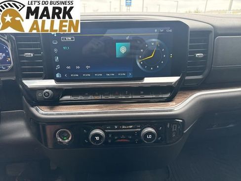 Used 2023 Chevrolet Silverado 1500 LT image 9