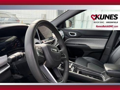 Used 2024 Jeep Compass Latitude AWD/4WD image 18
