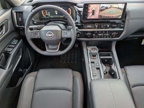 New 2026 Nissan Pathfinder SL image 9