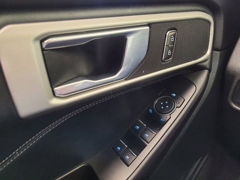 Used 2020 Ford Explorer XLT w/ Equipment Group 202A image 27