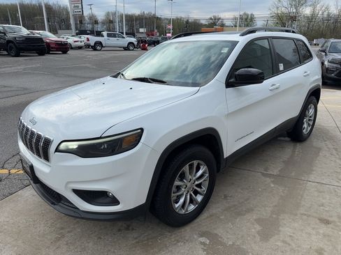 Used 2022 Jeep Cherokee Latitude Lux w/ Sun & Sound Group AWD/4WD image 9