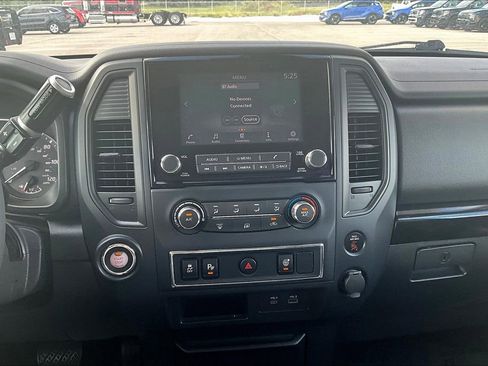 Used 2023 Nissan Titan SV image 8