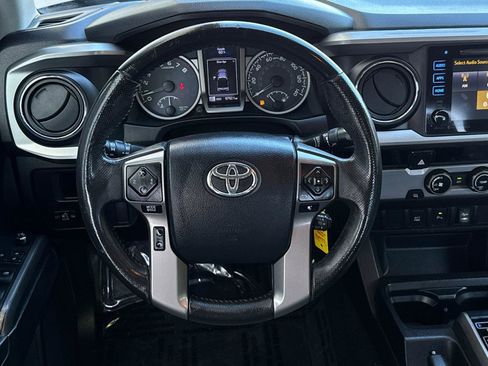 Used 2017 Toyota Tacoma SR5 w/ Tow Package image 16