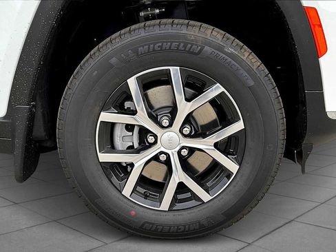 New 2025 Jeep Grand Cherokee L Limited w/ MOPAR Finishing Package image 12