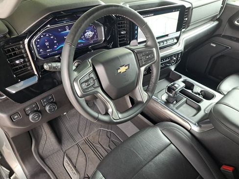 Used 2024 Chevrolet Silverado 1500 LTZ w/ Z71 Off-Road Package AWD/4WD image 10