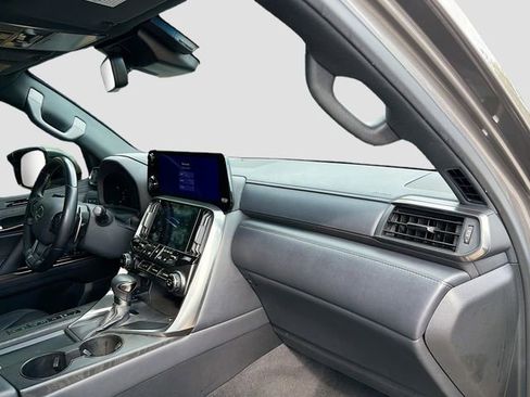 Used 2022 Lexus LX 600 4WD w/ Accessory Package (Z1) image 15