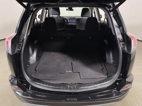 Used 2017 Toyota RAV4 XLE w/ Carpet Mat Package FWD image 10