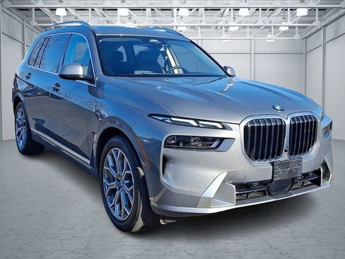 Certified 2024 BMW X7 xDrive40i w/ Premium Package image 3