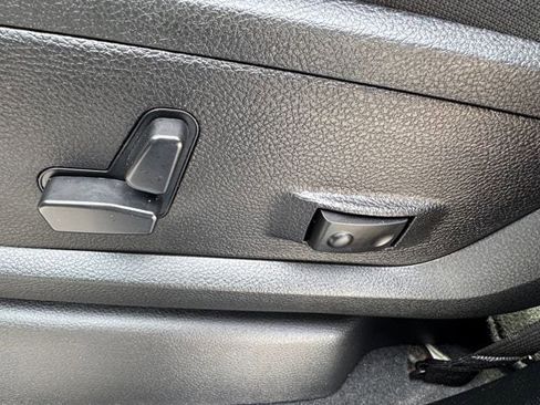 Used 2024 RAM 3500 Big Horn AWD/4WD image 40