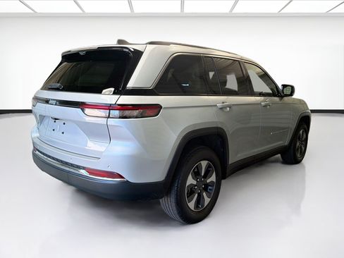 Used 2023 Jeep Grand Cherokee 4WD 4xe w/ Luxury Tech Group II image 4