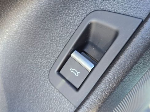 Used 2023 Audi Q8 Premium w/ Convenience Package image 22