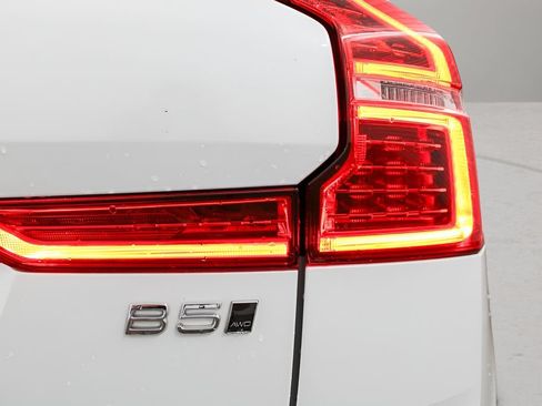 Used 2023 Volvo XC60 B5 Core w/ Climate Package AWD/4WD image 45