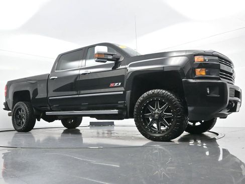 Used 2019 Chevrolet Silverado 2500 LTZ w/ Duramax Plus Package AWD/4WD image 45