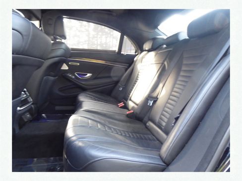 Used 2020 Mercedes-Benz S 560 4MATIC Sedan w/ AMG Line Exterior image 17